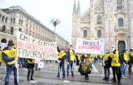 La fotogallery della manifestazione di Milano in Piazza Duomo